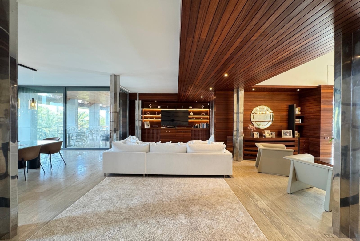 ESPECTACULAR VILLA EN CAMPOAMOR DE 847 M2 DE CASA Y 1500 M2 DE PARCELA. 7 DORM. 8 BAÑOS. PLAYA 750 M
