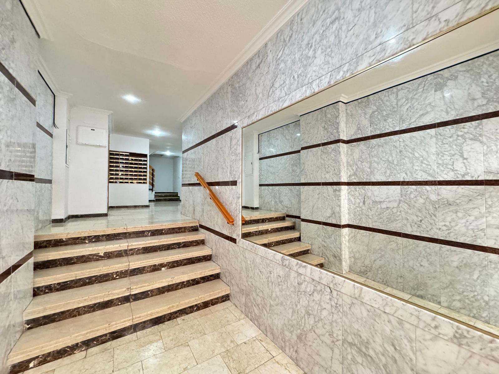 5-20-42 ESTUDIO A 250 METROS DE PLAYA DE LOS LOCOS Y CON 25 M2. CON PISCINA COMUNITARIA.