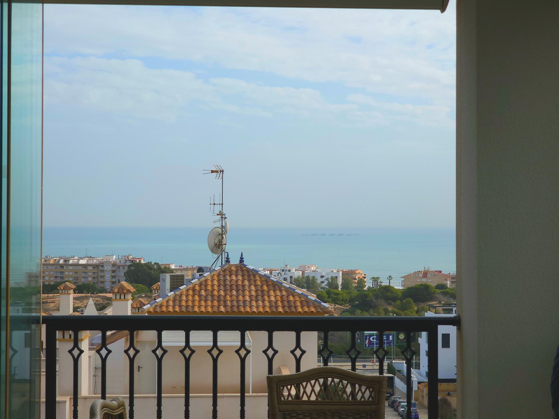 Exclusief appartement in Guardamar del Segura met uitzicht op zee