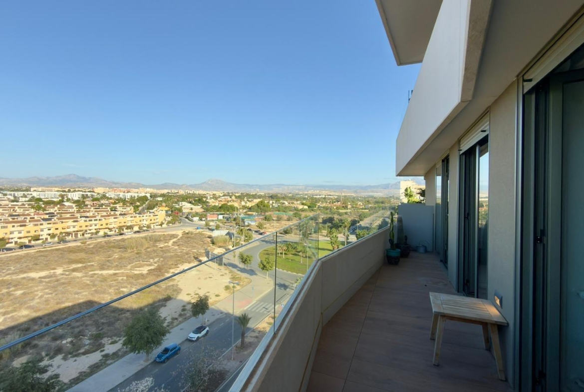 Exclusivo ático con impresionante terraza solárium en Azara, Pau 5