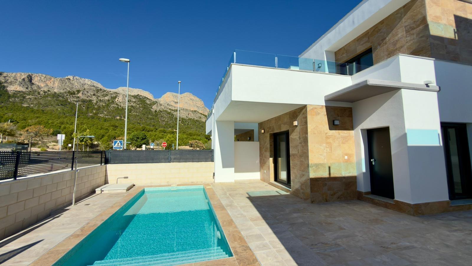 5-21-53 Exclusive villa in Polop with mountain views
