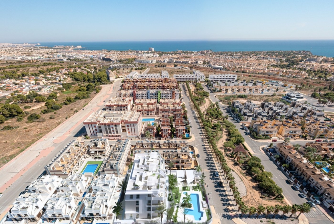NIEUWE BUILD RESIDENTIAL COMPLEX IN LOMAS DE CABO ROIG