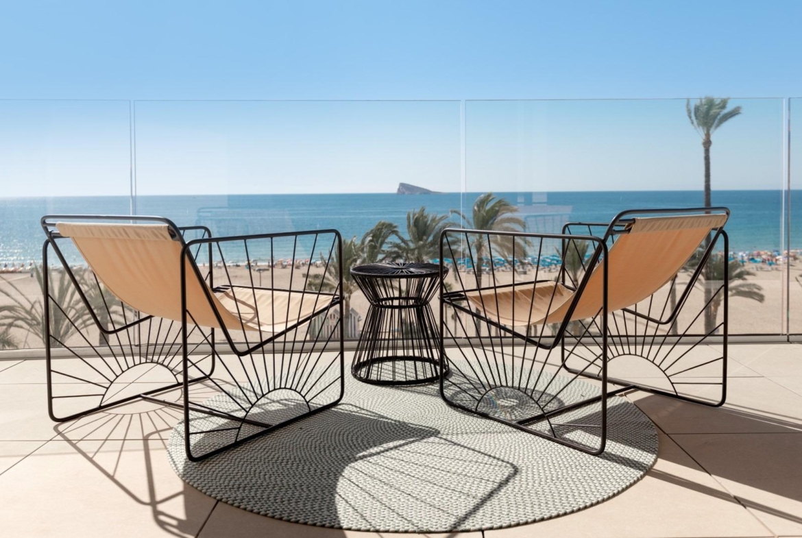 Last luxury apartments on the first line of Poniente beach