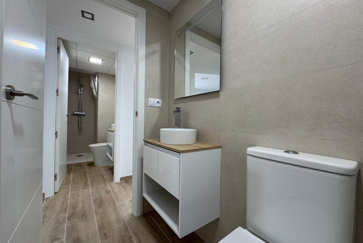 REFORMADO APADRAMENTO EN LA PRIMERA LINEA DE LA MATA CON VISTAS AL MAART 3 DORM. 2 BAÑOS. SUPERFICIE 105 M2.