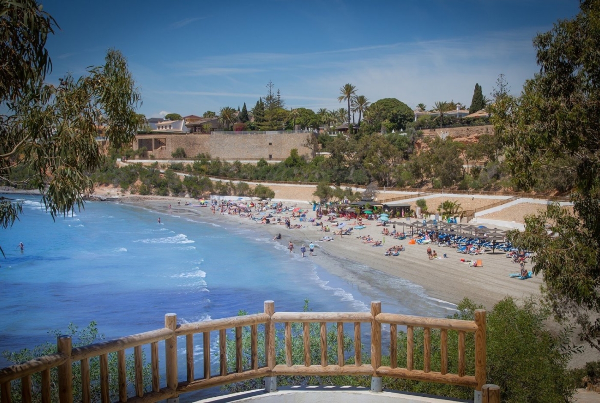 NEW BUILD SEMI-DETACHED VILLAS IN ORIHUELA COSTA