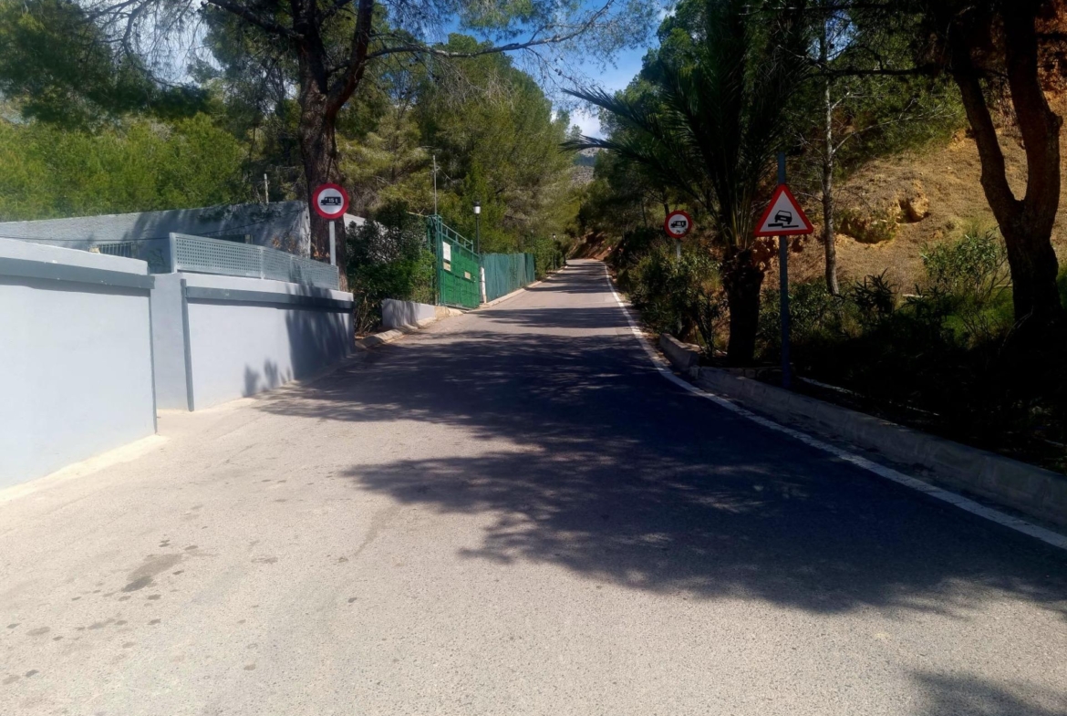 ÚLTIMA PARCELA EN EXCLUSIVA URBANIZACIÓN GALERA DE LAS PALMERAS