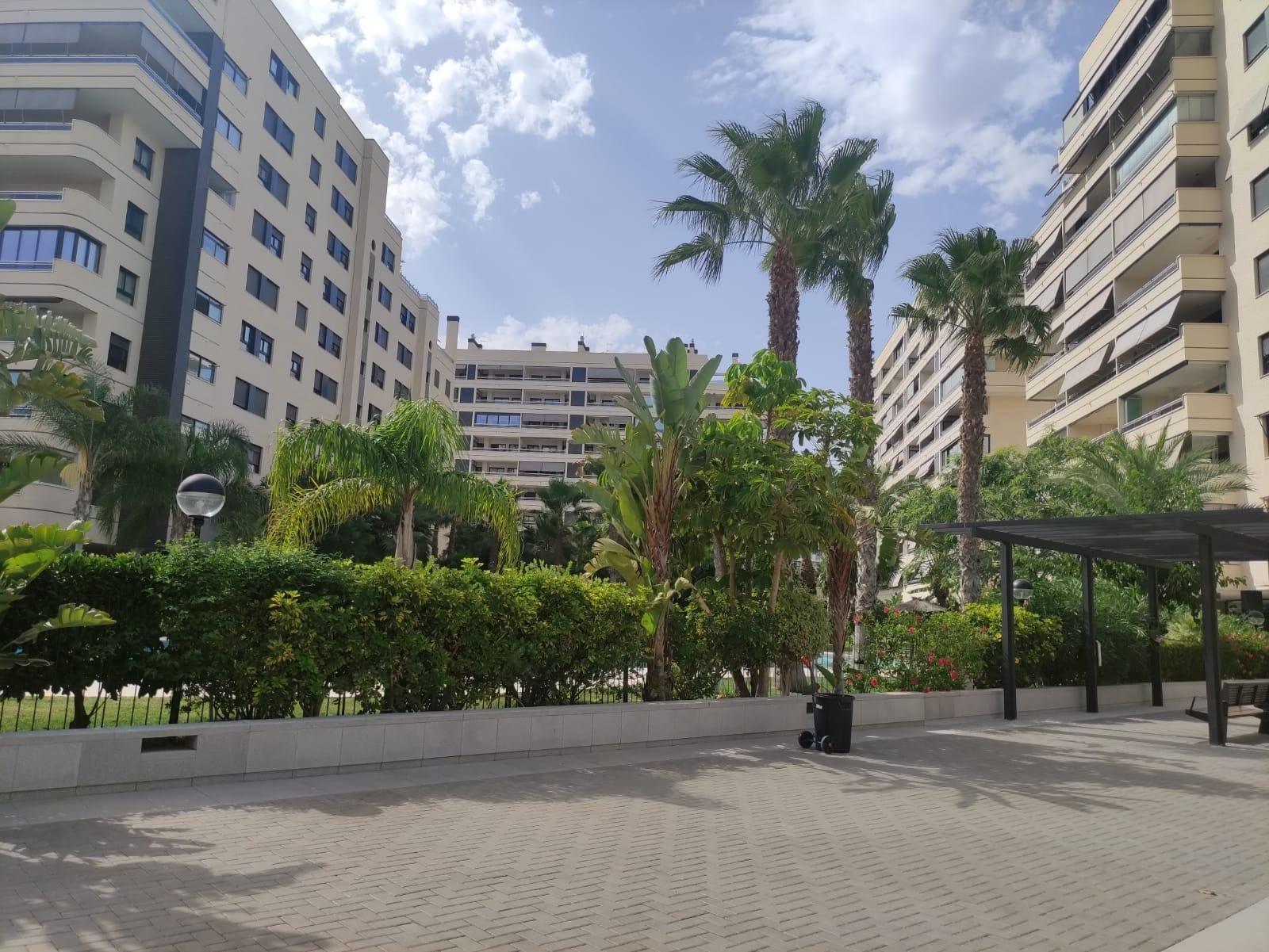 Urbanización Parque Mariola, en Pau 5, con Vistas al Mar