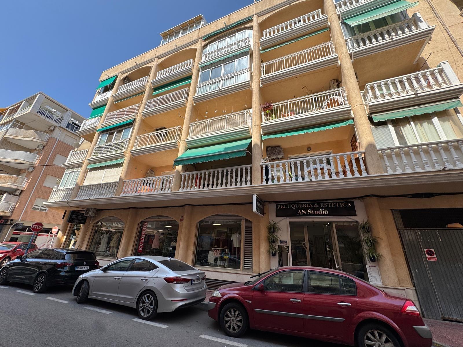 5-23-37 ESTUDIO A 250 METROS DE PLAYA DE LOS LOCOS Y CON 25 M2. CON PISCINA COMUNITARIA.