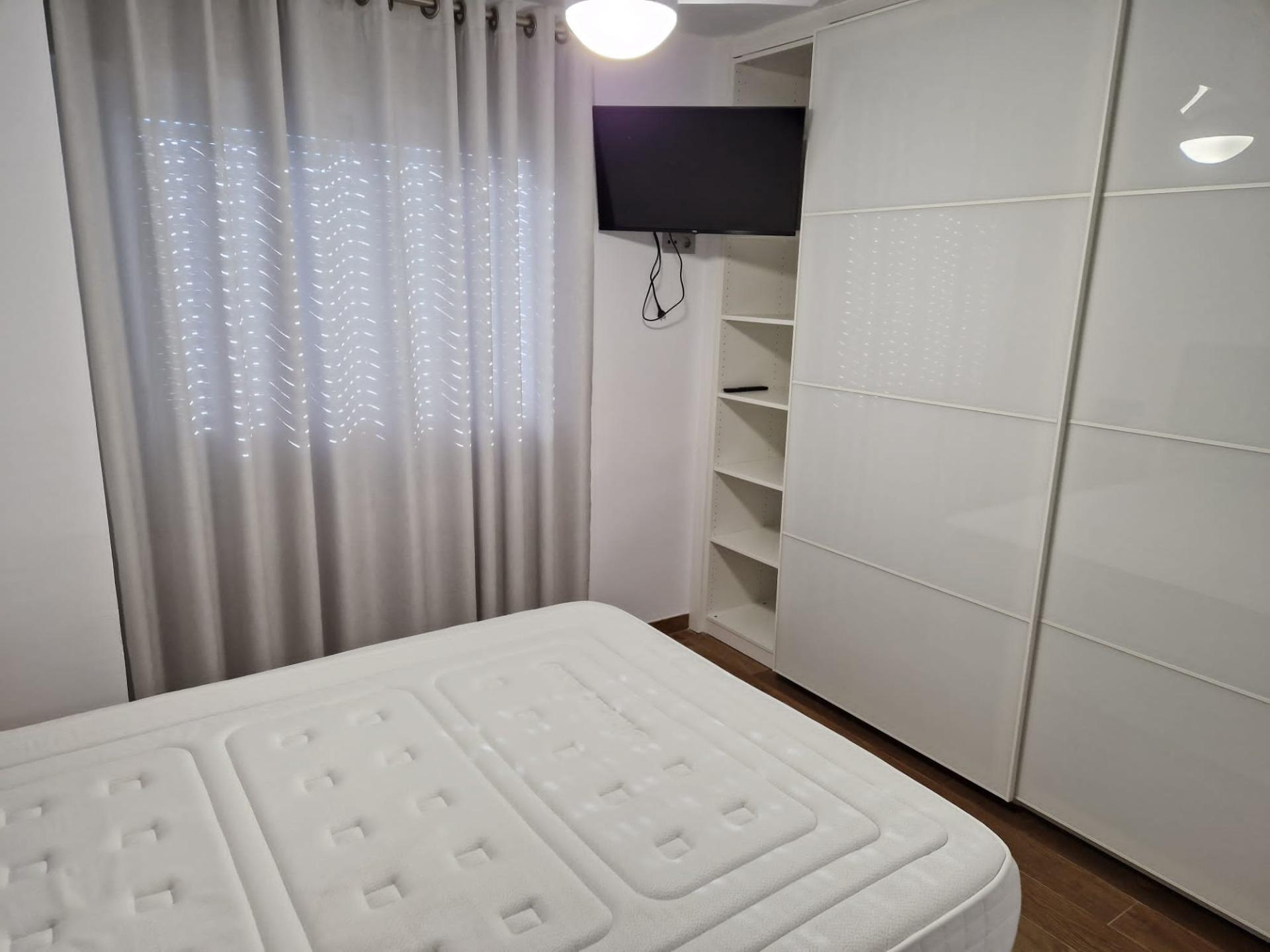 5-23-39 Amplio y Moderno Apartamento Reformado en Playa de San Juan