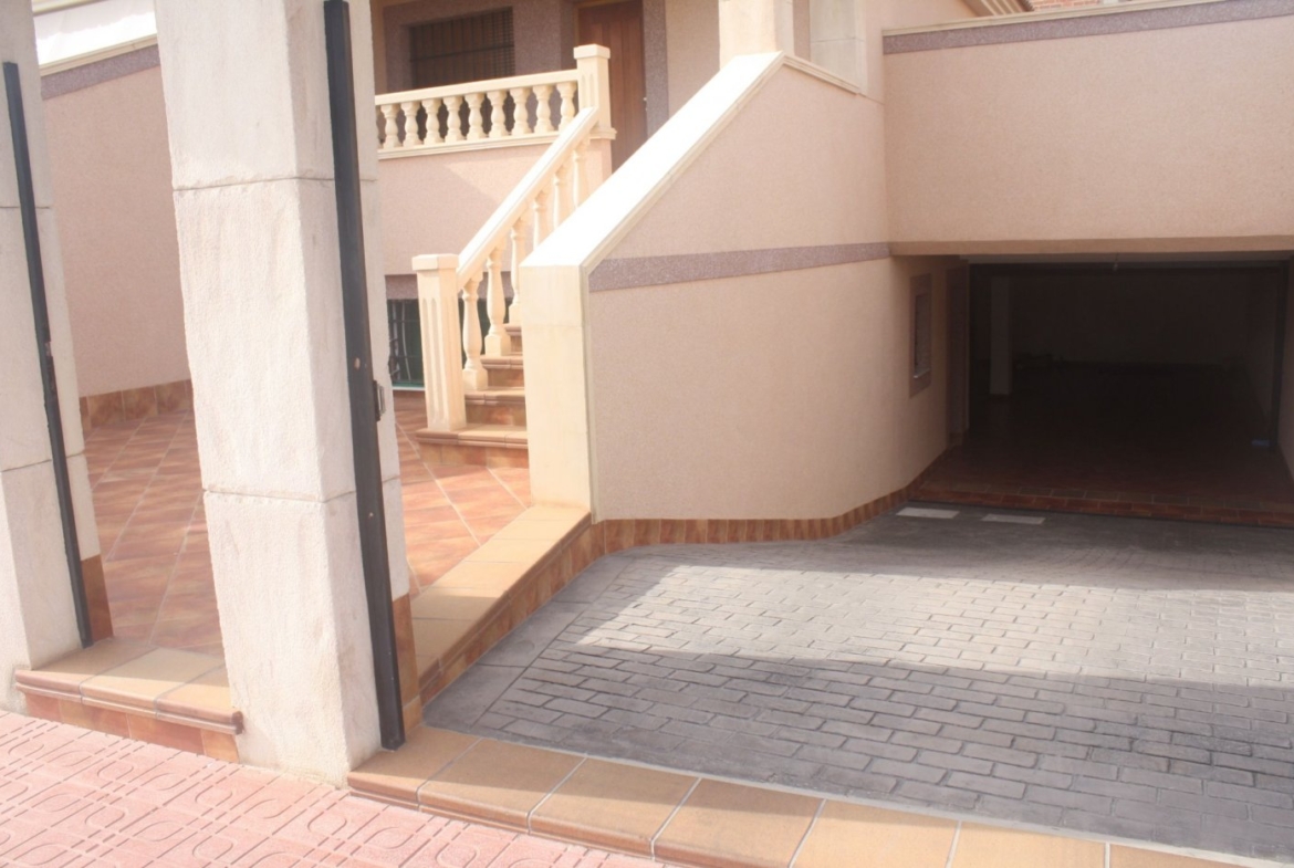 BEAUTIFUL TOWNHOUSE IN LOS ALTOS, TORREVIEJA