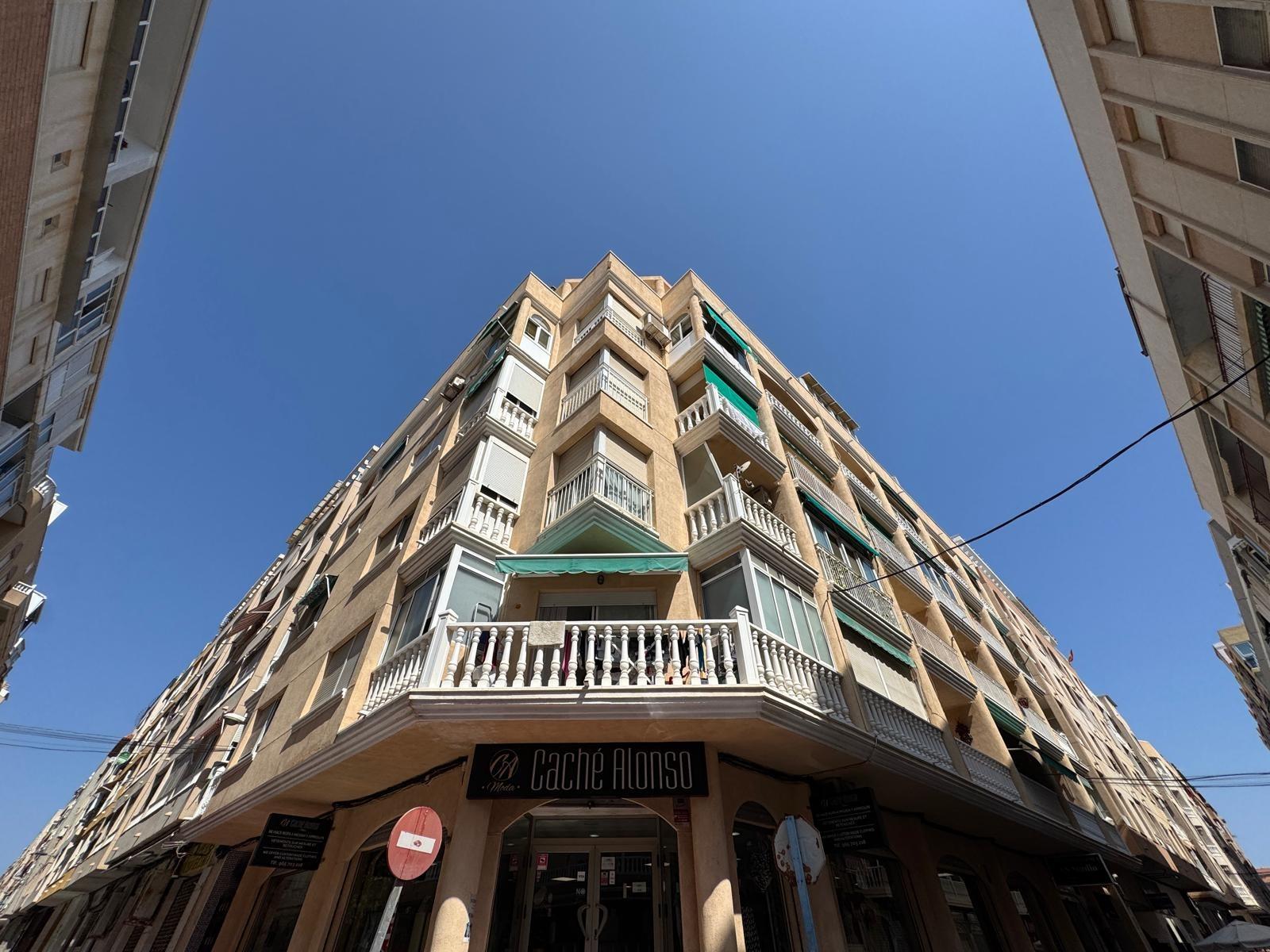5-24-32 ESTUDIO A 250 METROS DE PLAYA DE LOS LOCOS Y CON 25 M2. CON PISCINA COMUNITARIA.