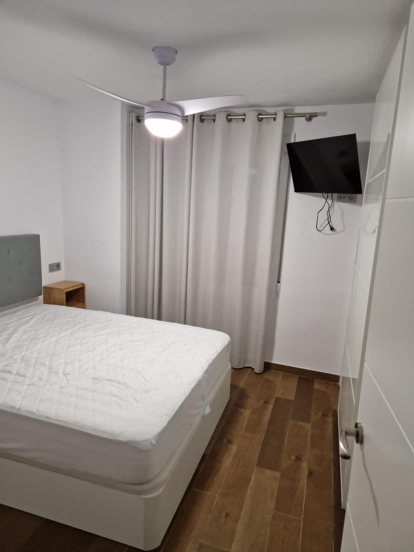 5-24-34 Amplio y Moderno Apartamento Reformado en Playa de San Juan