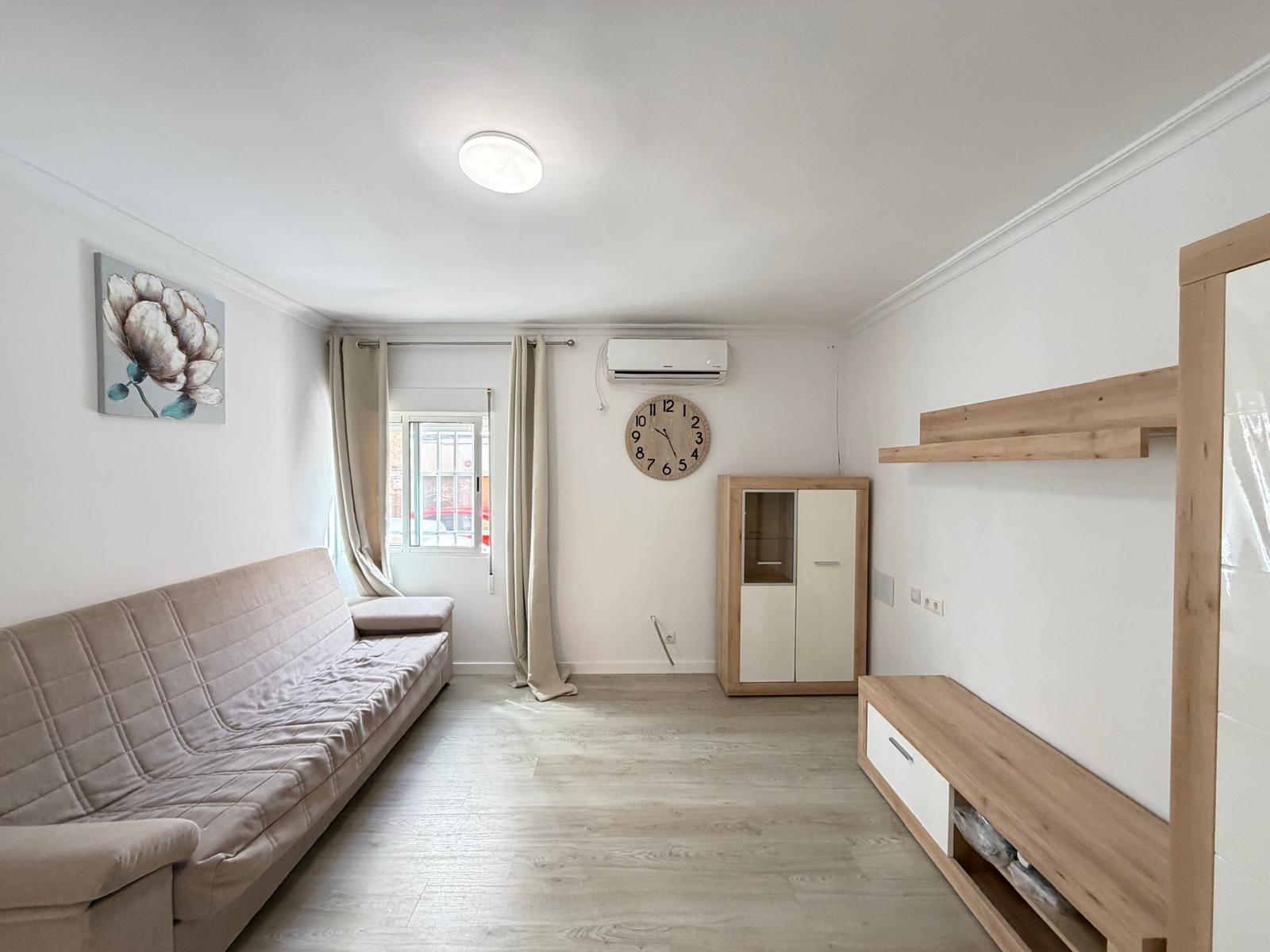 5-24-35 REFORMED 2-BEDROOM APARTMENT. 1 BATHROOM. WITH 65 M2. PARK OF NATIONS AREA. BEACH 800 METERS AWAY.