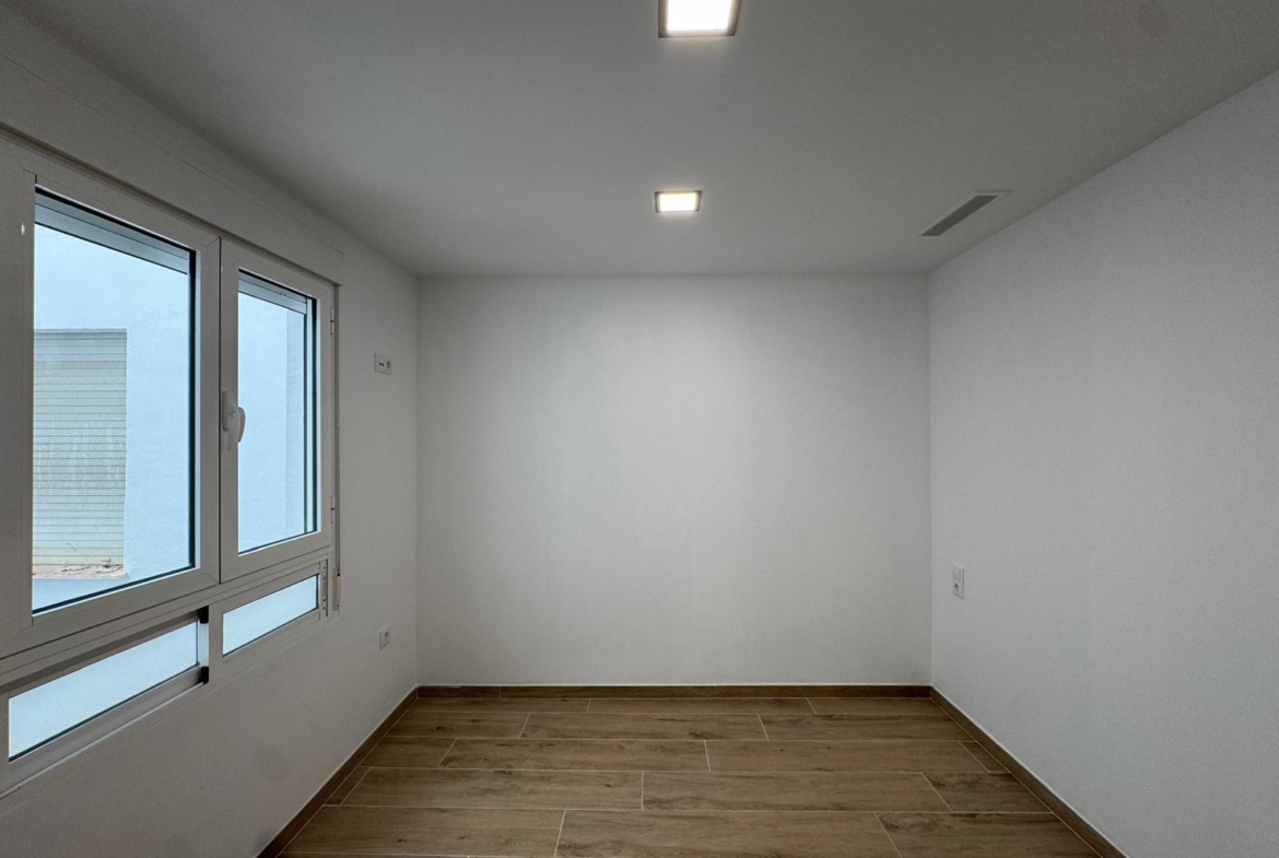 REFORMADO APADRAMENTO EN LA PRIMERA LINEA DE LA MATA CON VISTAS AL MAART 3 DORM. 2 BAÑOS. SUPERFICIE 105 M2.