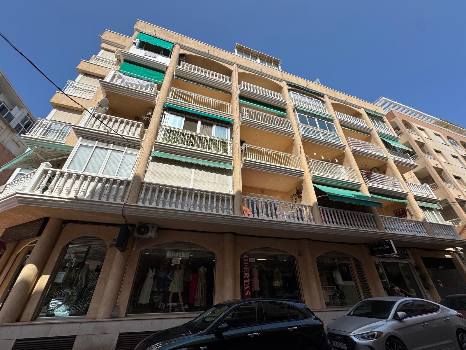 5-25-30 ESTUDIO A 250 METROS DE PLAYA DE LOS LOCOS Y CON 25 M2. CON PISCINA COMUNITARIA.