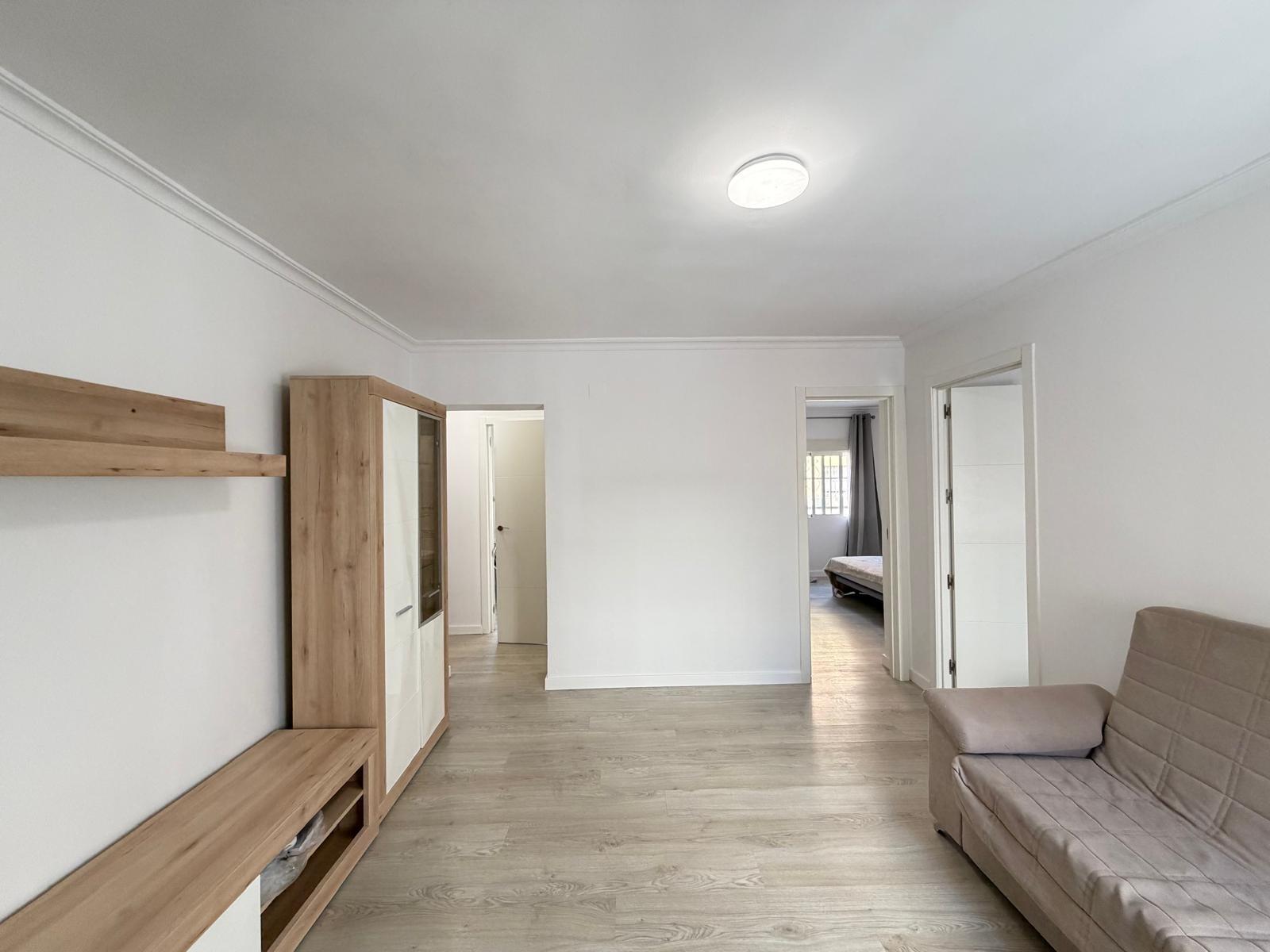 5-25-33 REFORMED 2-BEDROOM APARTMENT. 1 BATHROOM. WITH 65 M2. PARK OF NATIONS AREA. BEACH 800 METERS AWAY.