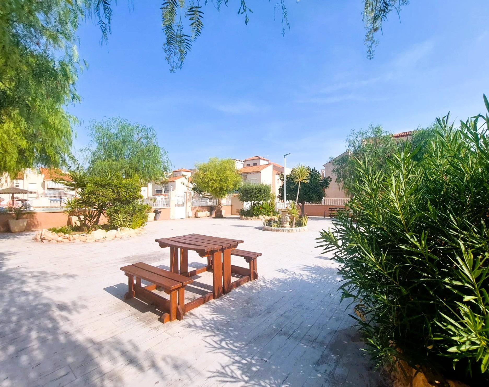 Nice bungalow on the upper floor with private solarium and sea views