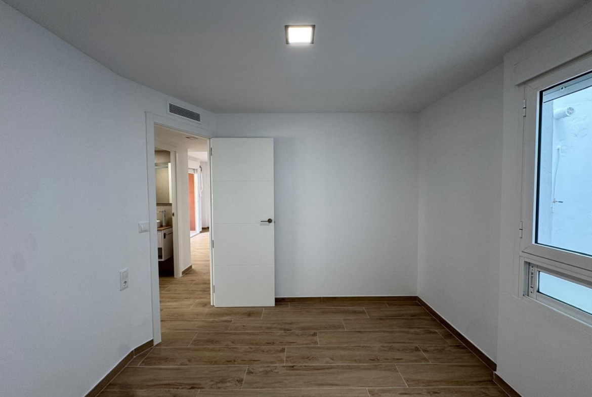 REFORMADO APADRAMENTO EN LA PRIMERA LINEA DE LA MATA CON VISTAS AL MAART 3 DORM. 2 BAÑOS. SUPERFICIE 105 M2.