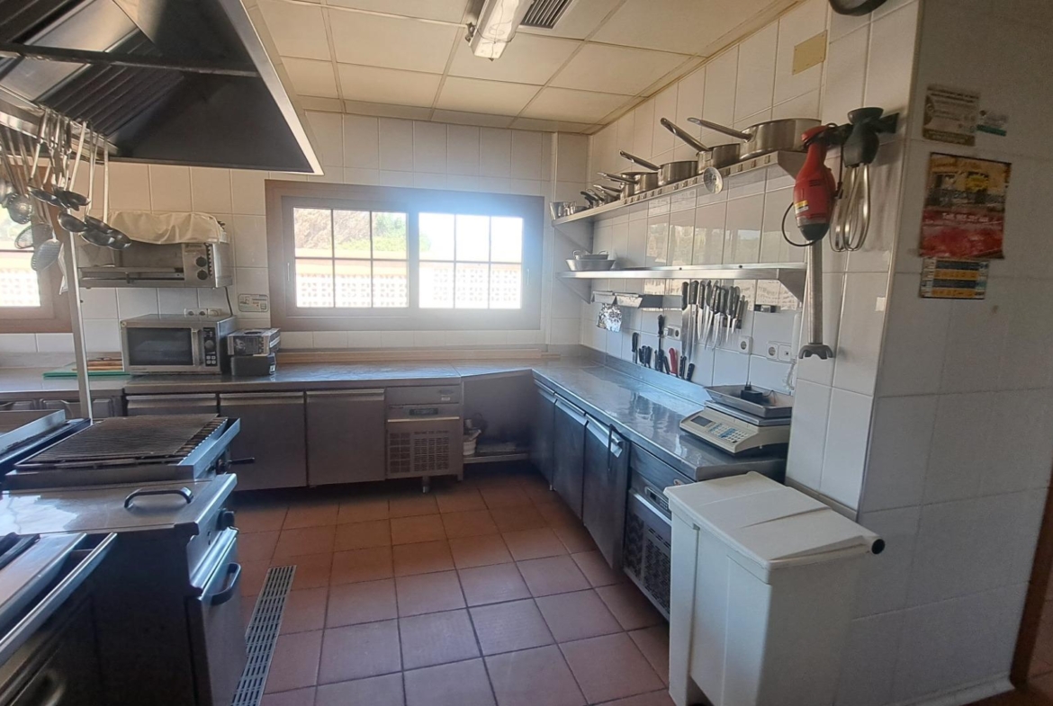 RESTAURANTE EN CABO ROIG. CON 871 M2.