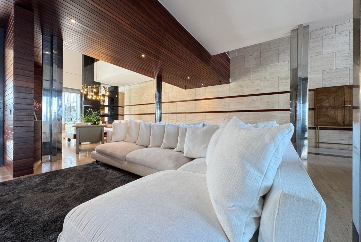 ESPECTACULAR VILLA EN CAMPOAMOR DE 847 M2 DE CASA Y 1500 M2 DE PARCELA. 7 DORM. 8 BAÑOS. PLAYA 750 M