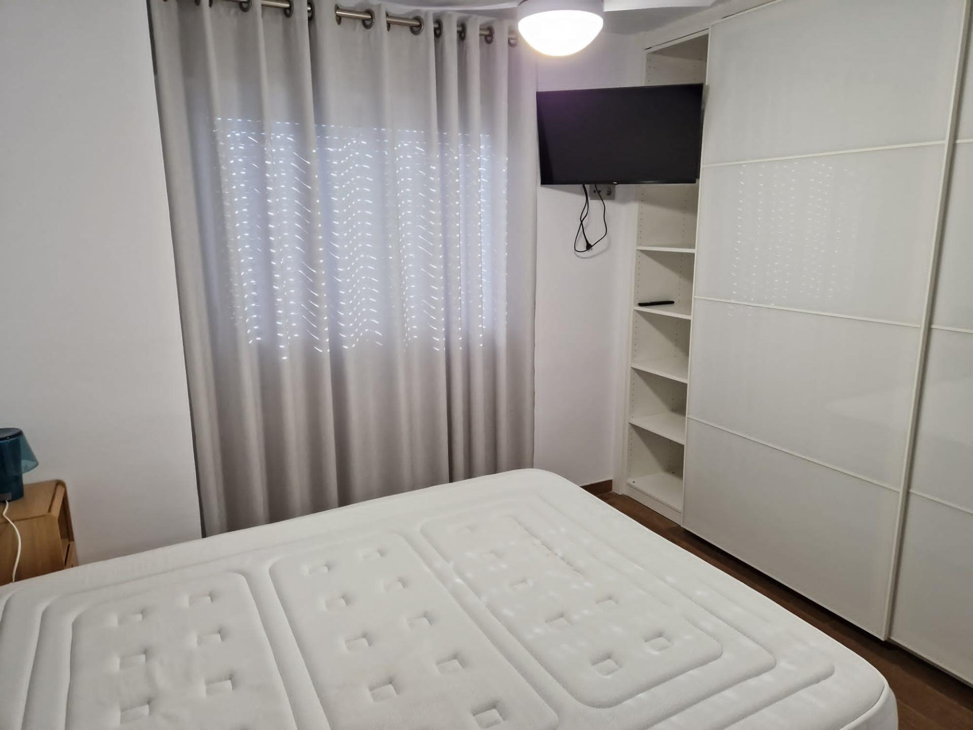 5-26-30 Amplio y Moderno Apartamento Reformado en Playa de San Juan