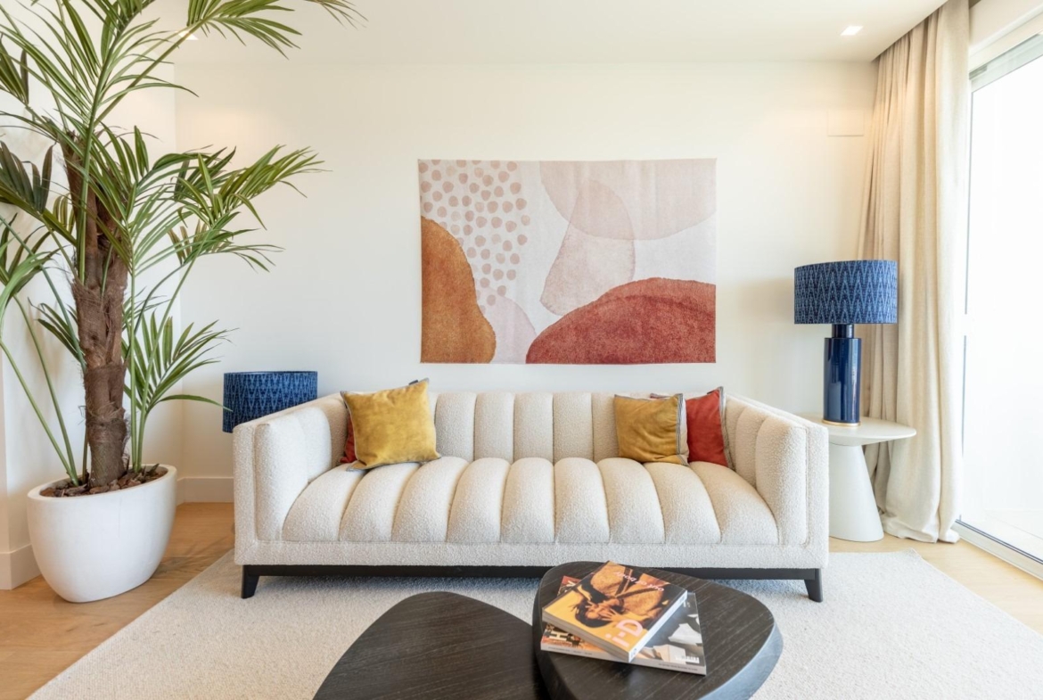 Last luxury apartments on the first line of Poniente beach