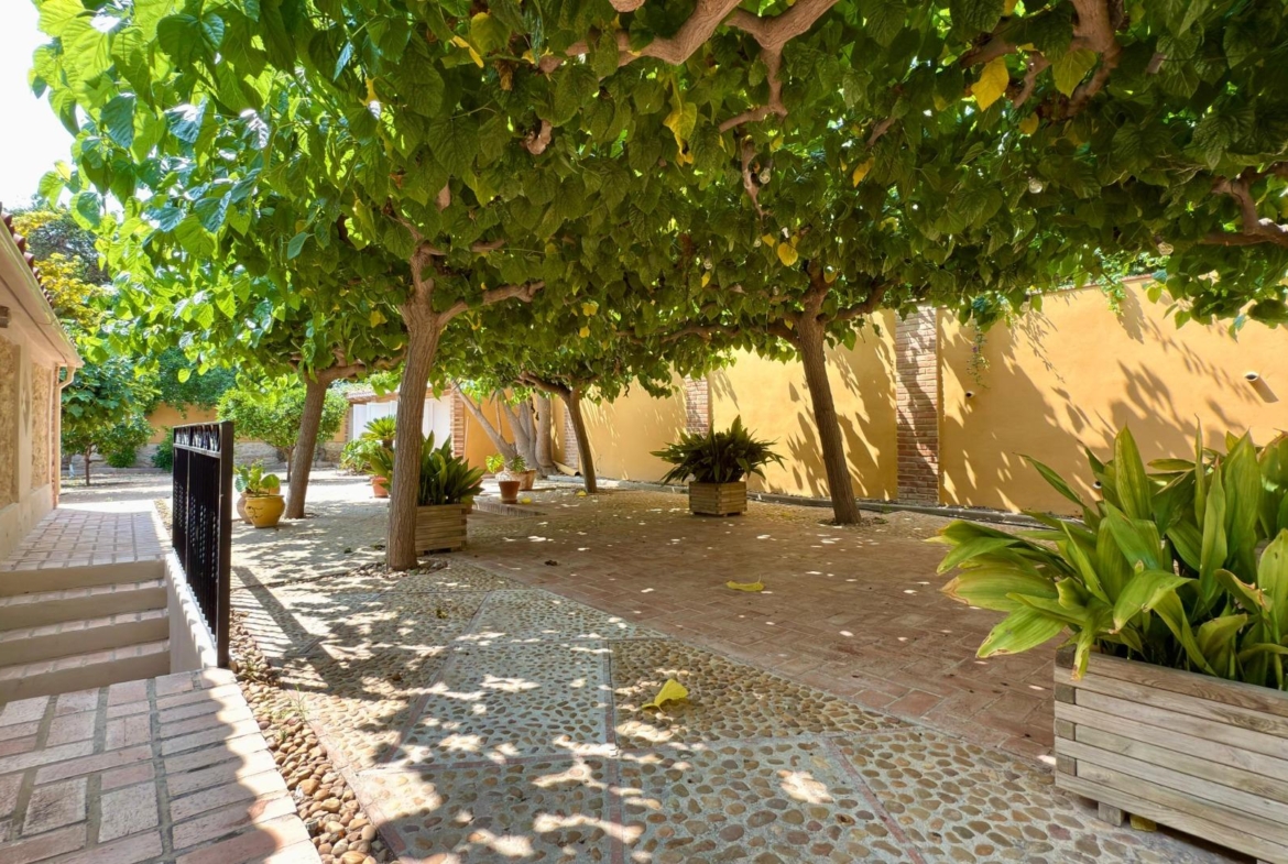 Exclusieve Villa Omringd door de natuur in Alicante