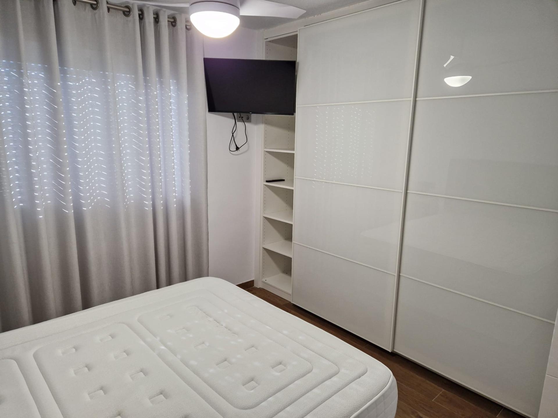 5-27-30 Amplio y Moderno Apartamento Reformado en Playa de San Juan