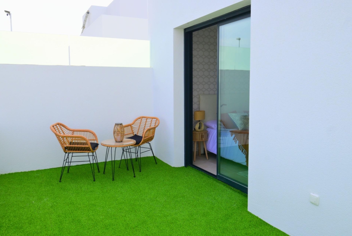 EXCLUSIVITY AND WELL-BEING: VILLA WITH GARDEN AND PRIVATE GARAGE