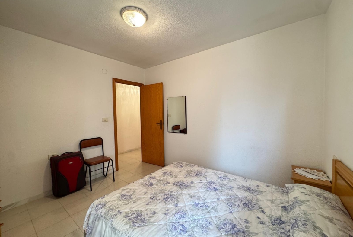 AMPLIO APARTAMENTO DE 99 M2 A 350 METROS DE PLAYA DEL CURA. 2 DORM. 1 BAÑO.