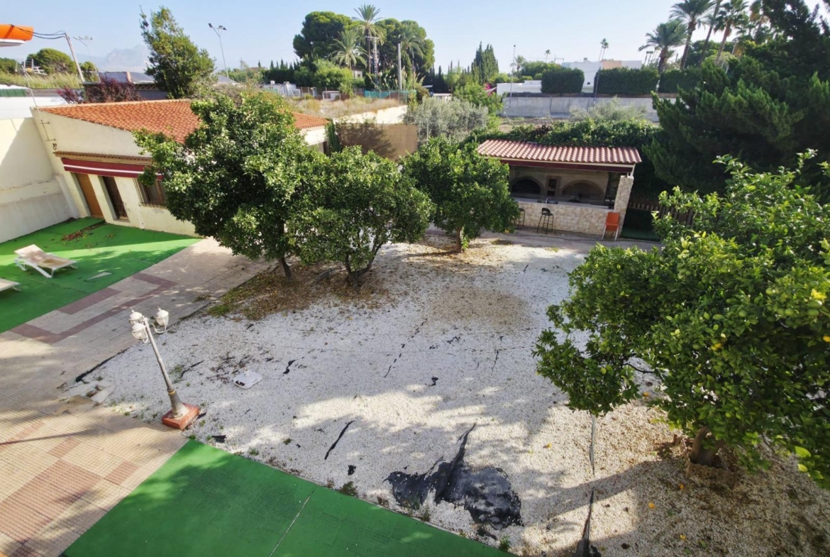 Magnífico chalet con amplias posibilidades en La Albufereta – Playa de San Juan (Alicante)