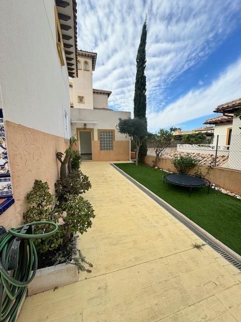 Prachtige villa met uitzicht op zee in Orihuela Costa
