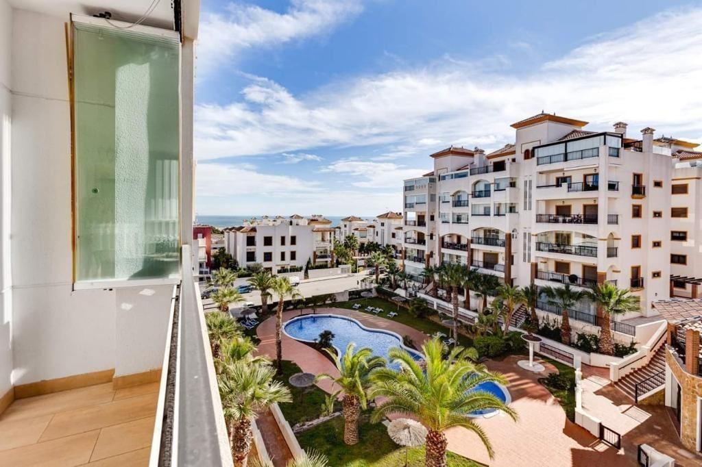 Exclusief appartement in Guardamar del Segura met uitzicht op zee