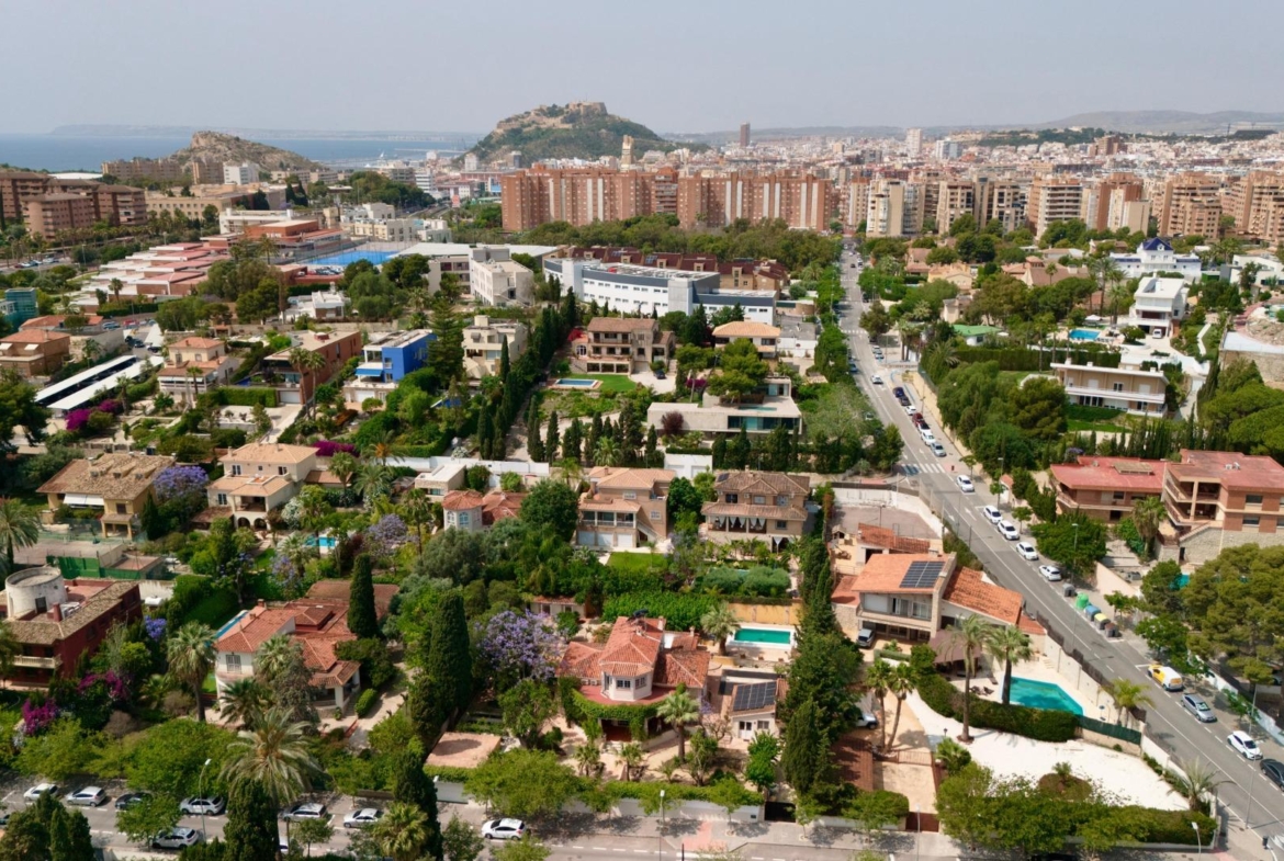 Exclusieve Villa Omringd door de natuur in Alicante