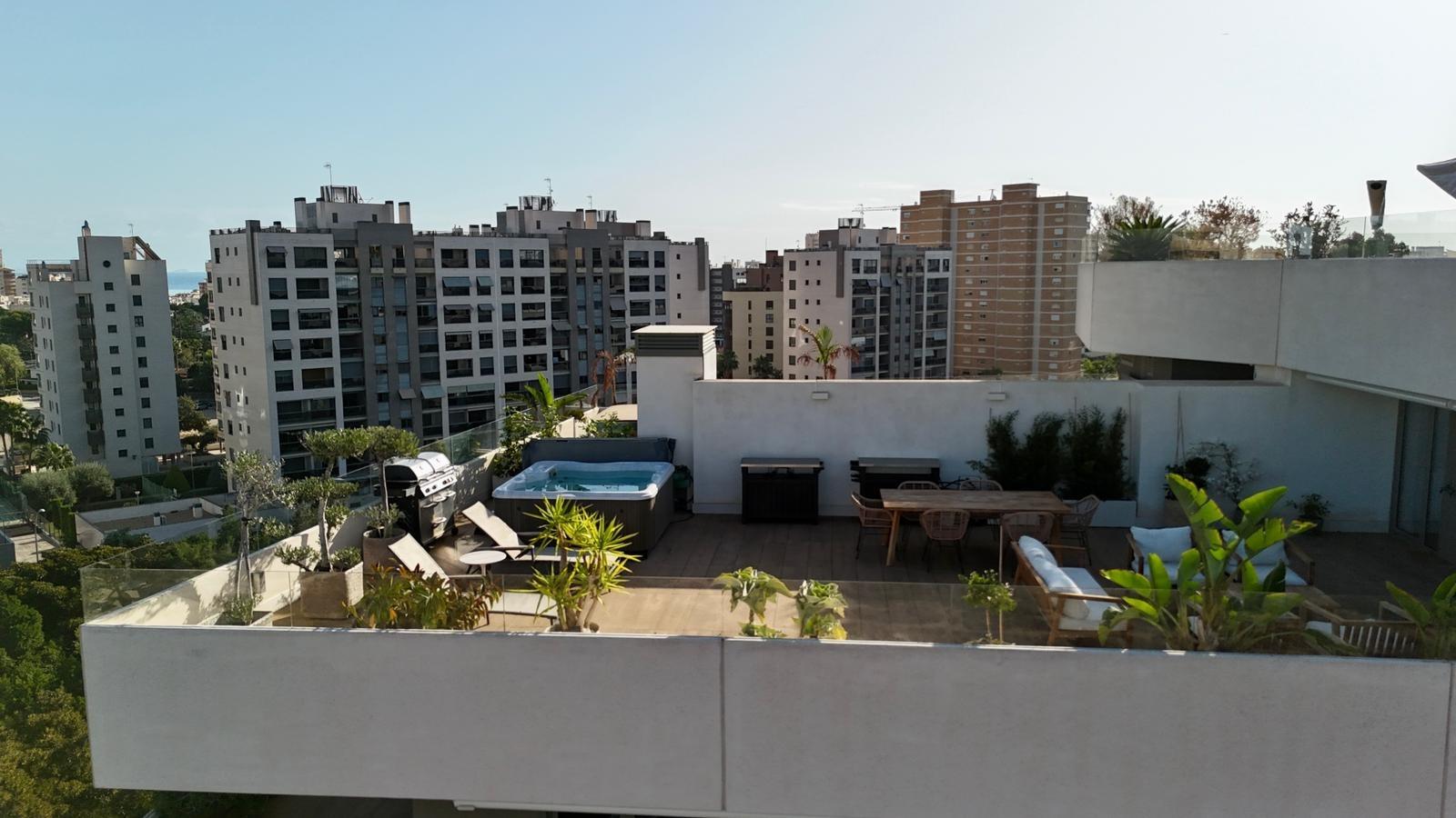 5-3-80 Exclusivo ático con impresionante terraza solárium en Azara, Pau 5