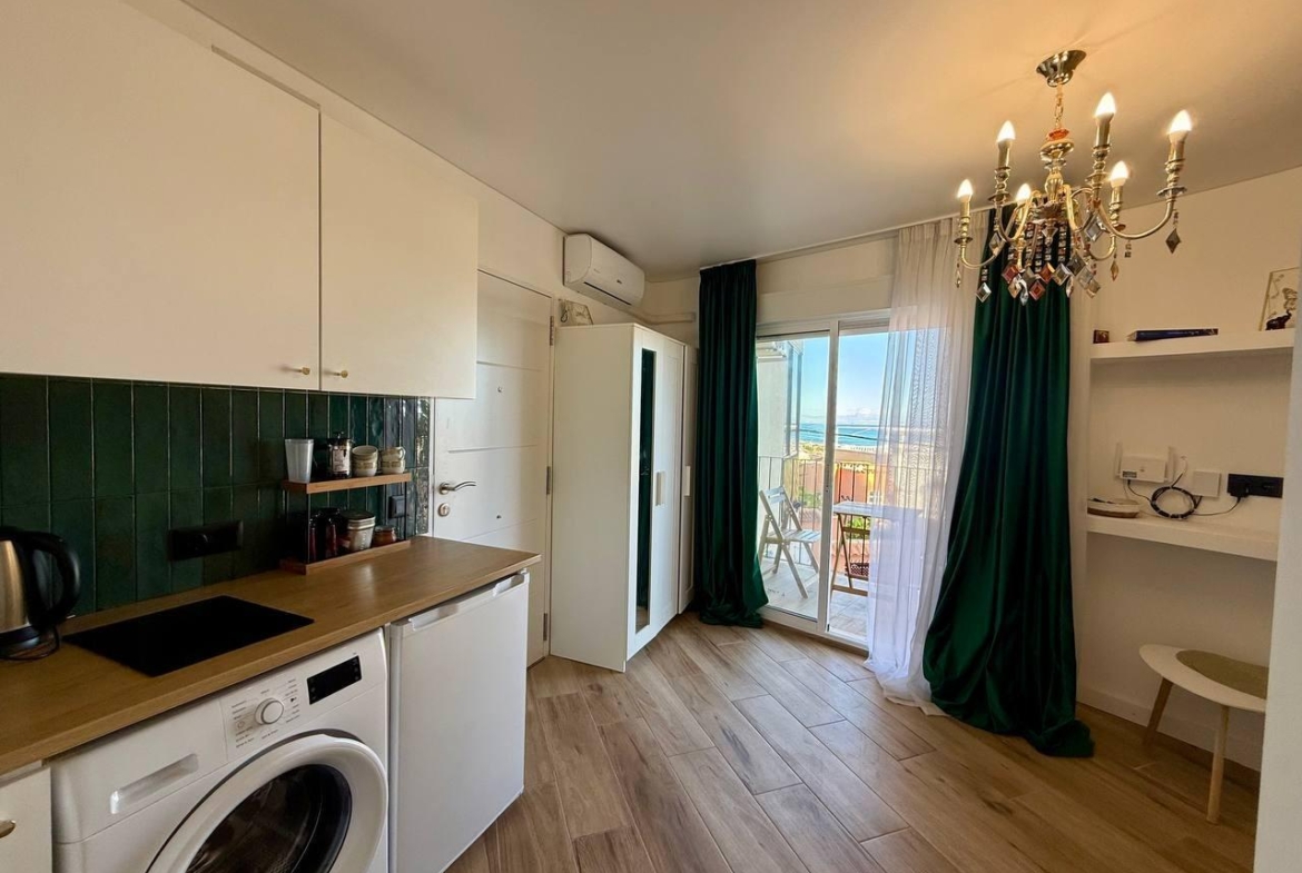 Gerenoveerde studio met uitzicht op zee, 300 meter van het strand