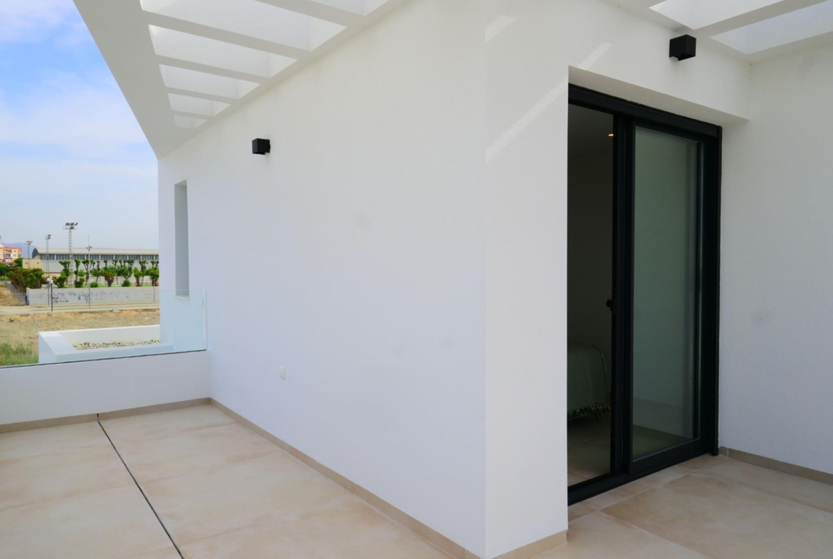EXCLUSIVITY AND WELL-BEING: VILLA WITH GARDEN AND PRIVATE GARAGE