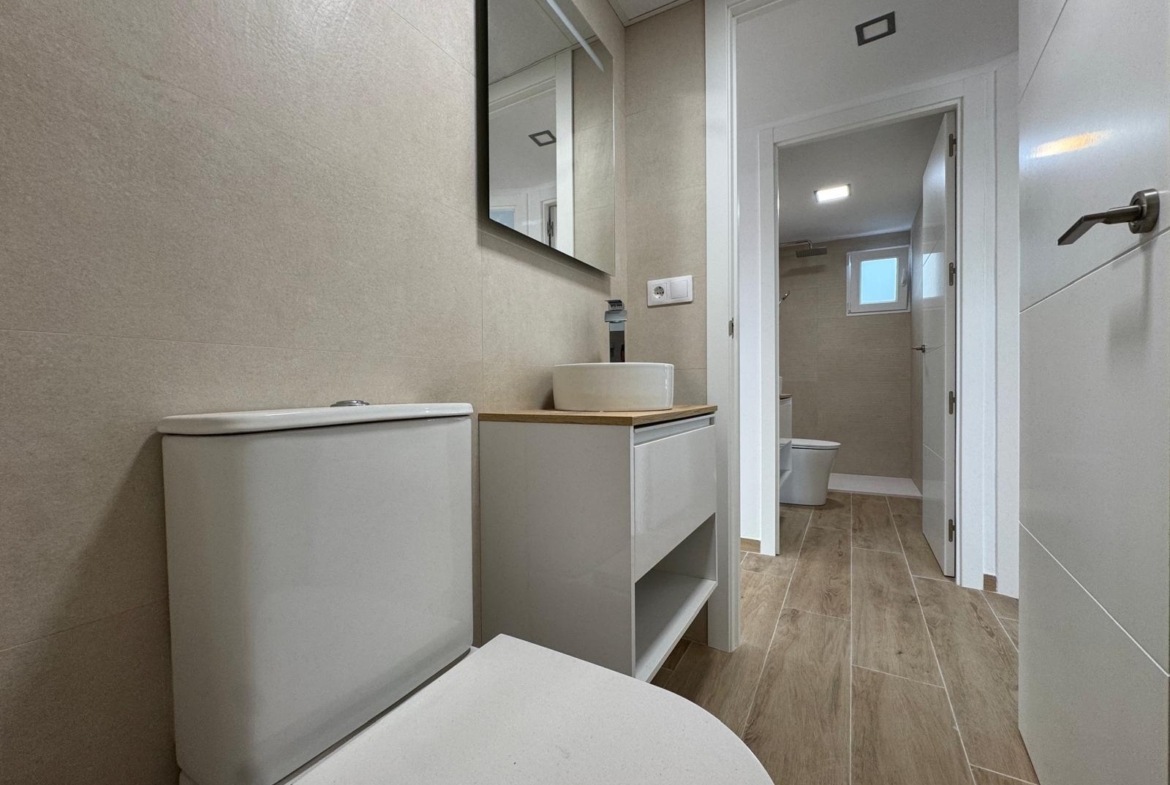 REFORMADO APADRAMENTO EN LA PRIMERA LINEA DE LA MATA CON VISTAS AL MAART 3 DORM. 2 BAÑOS. SUPERFICIE 105 M2.