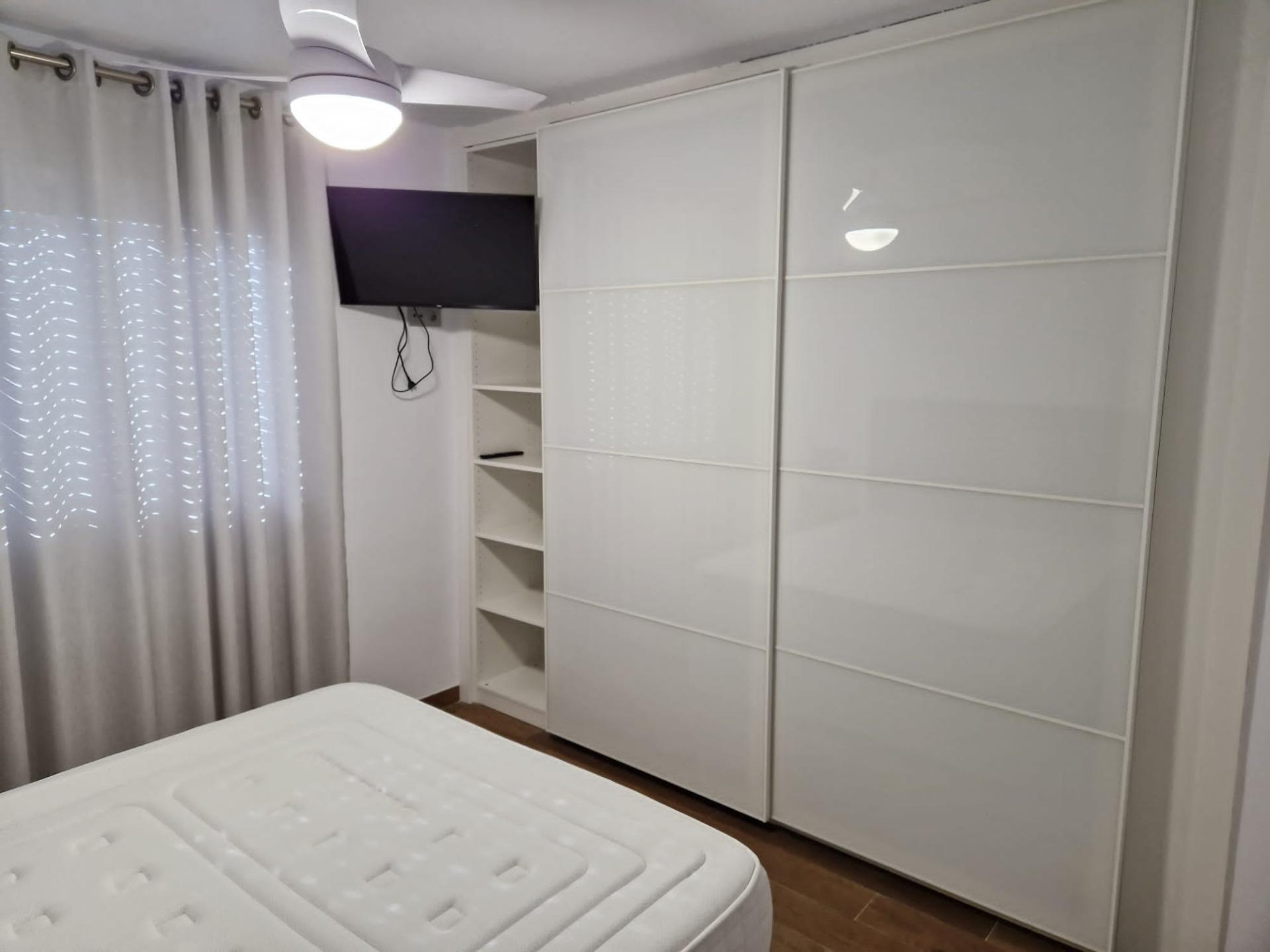 5-31-25 Amplio y Moderno Apartamento Reformado en Playa de San Juan