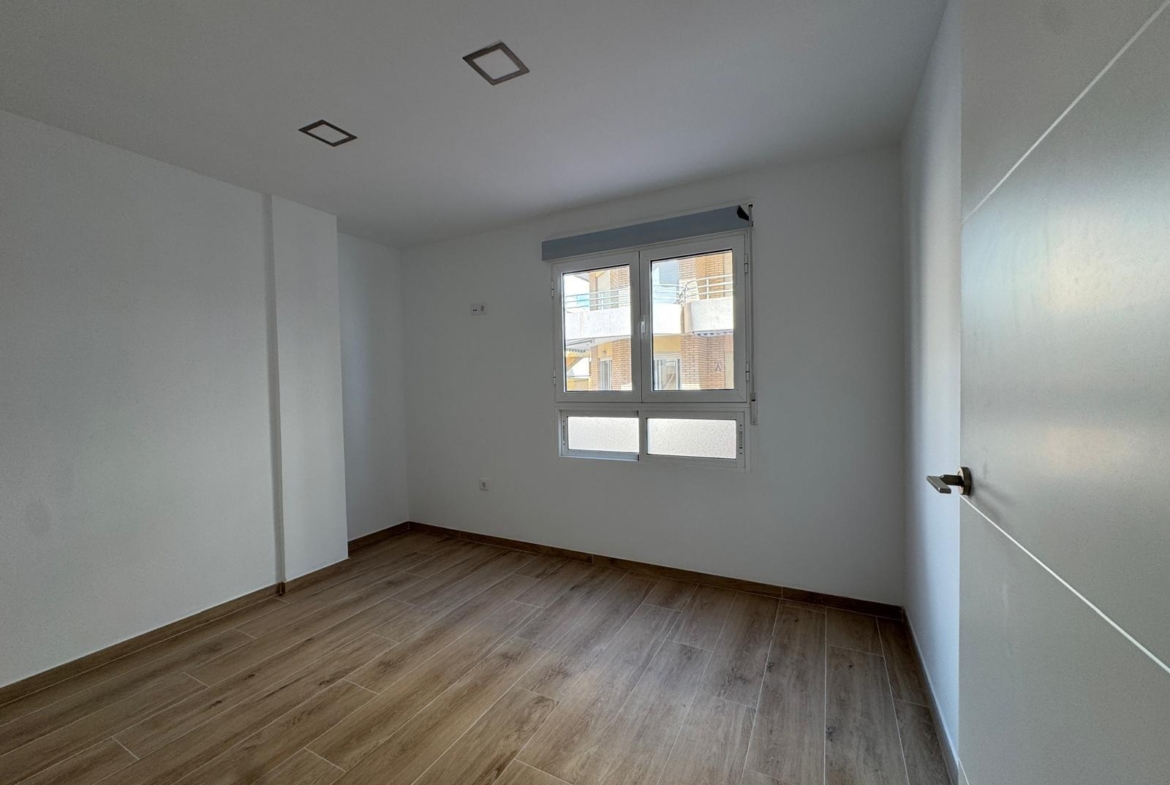 REFORMADO APADRAMENTO EN LA PRIMERA LINEA DE LA MATA CON VISTAS AL MAART 3 DORM. 2 BAÑOS. SUPERFICIE 105 M2.