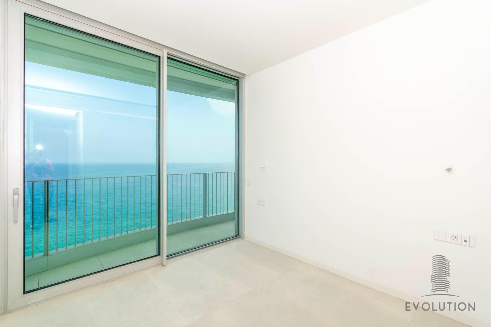 Homes with modern design and high technology on the front line