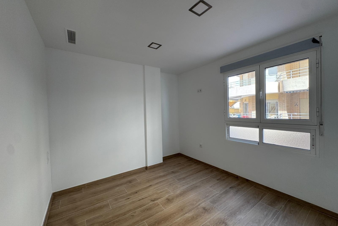 REFORMADO APADRAMENTO EN LA PRIMERA LINEA DE LA MATA CON VISTAS AL MAART 3 DORM. 2 BAÑOS. SUPERFICIE 105 M2.