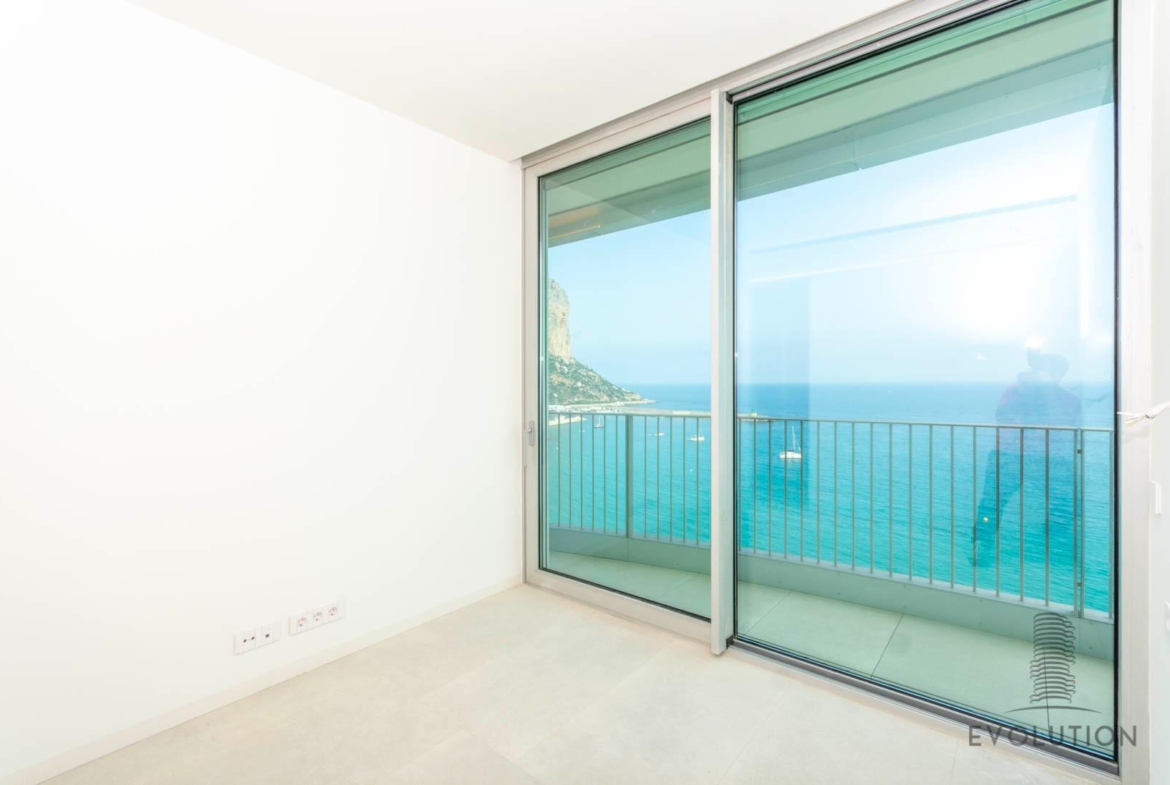Homes with modern design and high technology on the front line