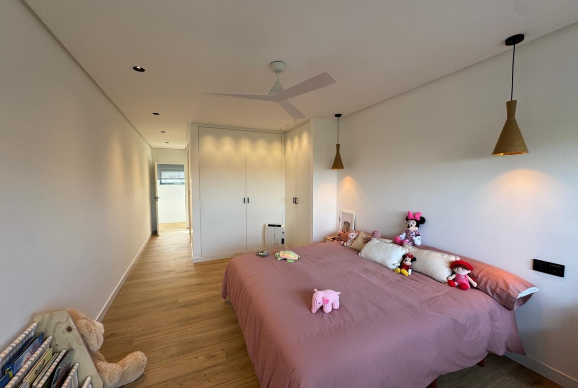 ESPECTACULAR VILLA EN CAMPOAMOR DE 847 M2 DE CASA Y 1500 M2 DE PARCELA. 7 DORM. 8 BAÑOS. PLAYA 750 M