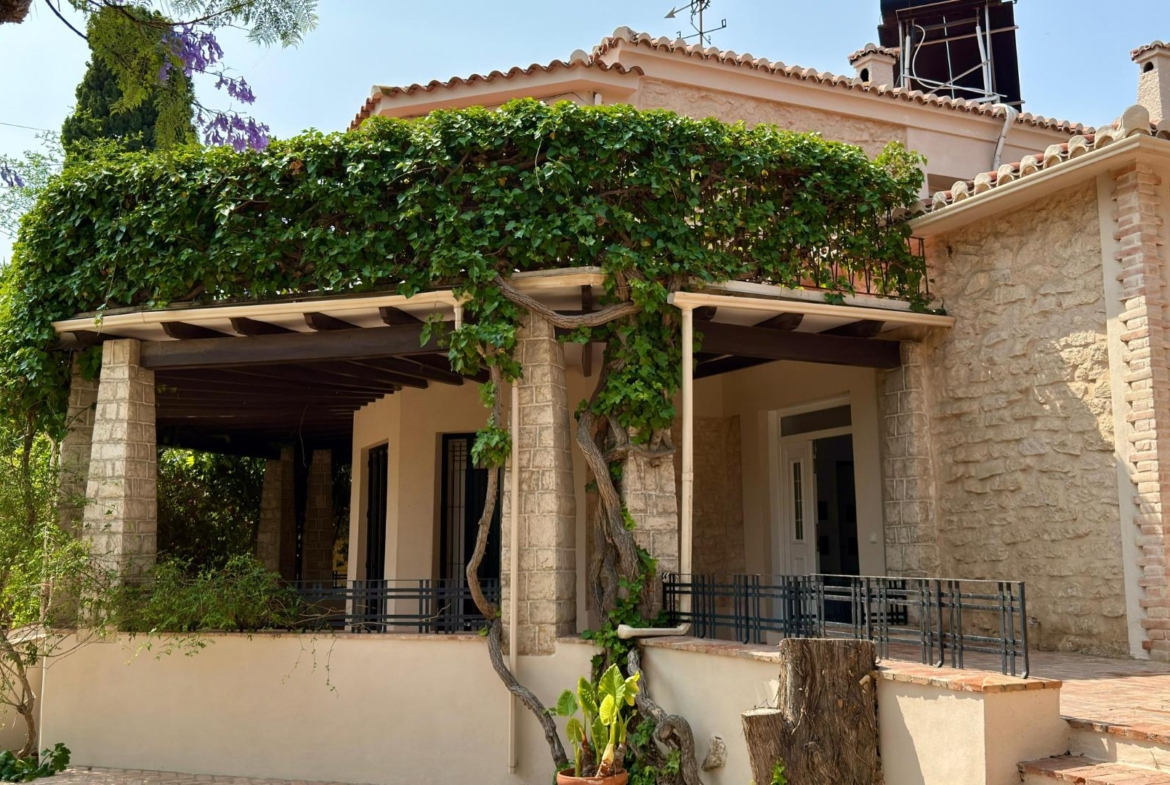 Exclusieve Villa Omringd door de natuur in Alicante