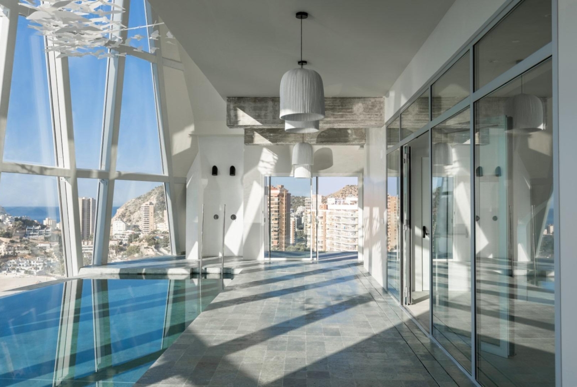 Last luxury apartments on the first line of Poniente beach