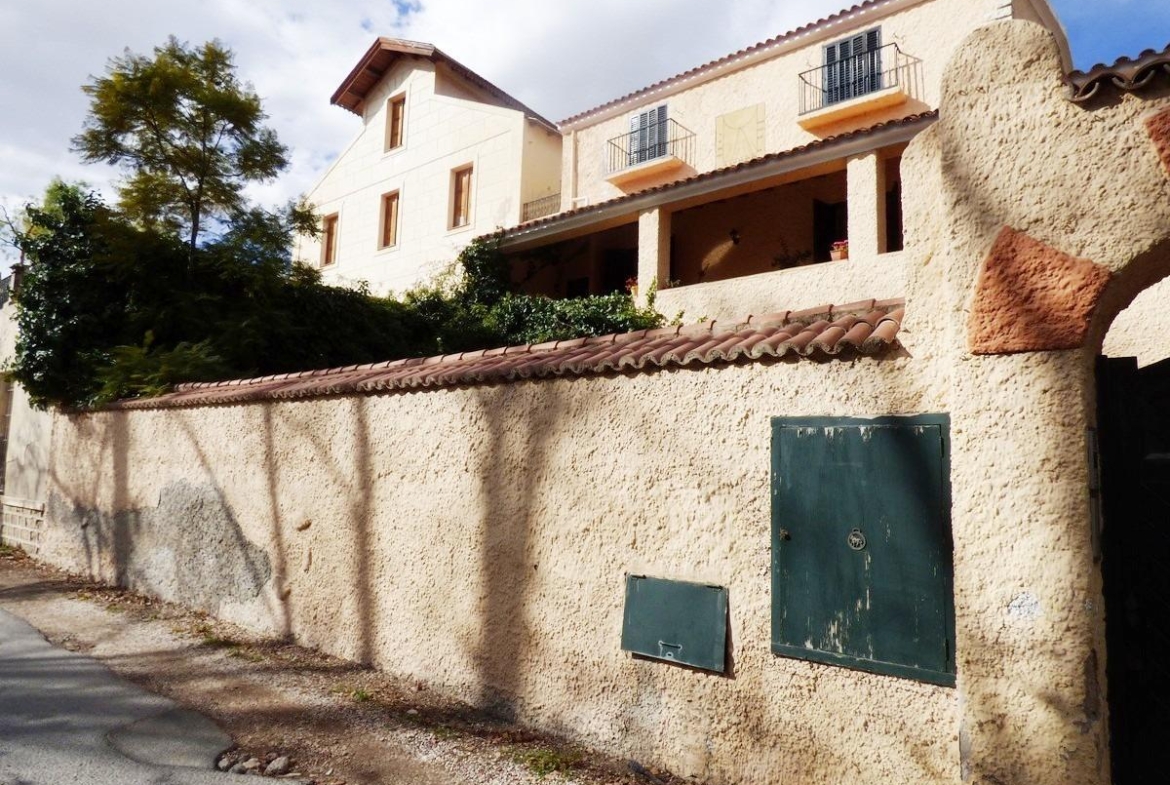 CASITA DE CAMPO DEL SIGLO XVIII REFORMADA