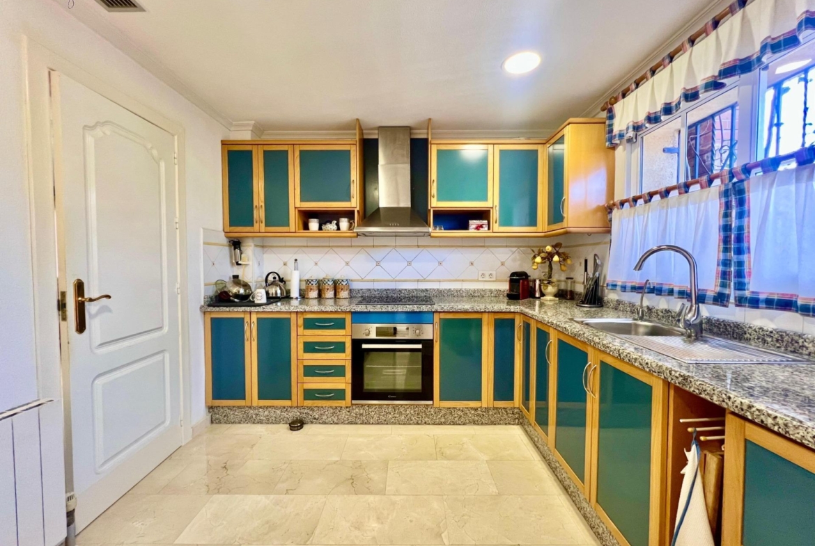 LUXURY AND LIGHT IN LOS BALCONES: YOUR VILLA WITH PRIVATE POOL AND HIGH POTENTIAL