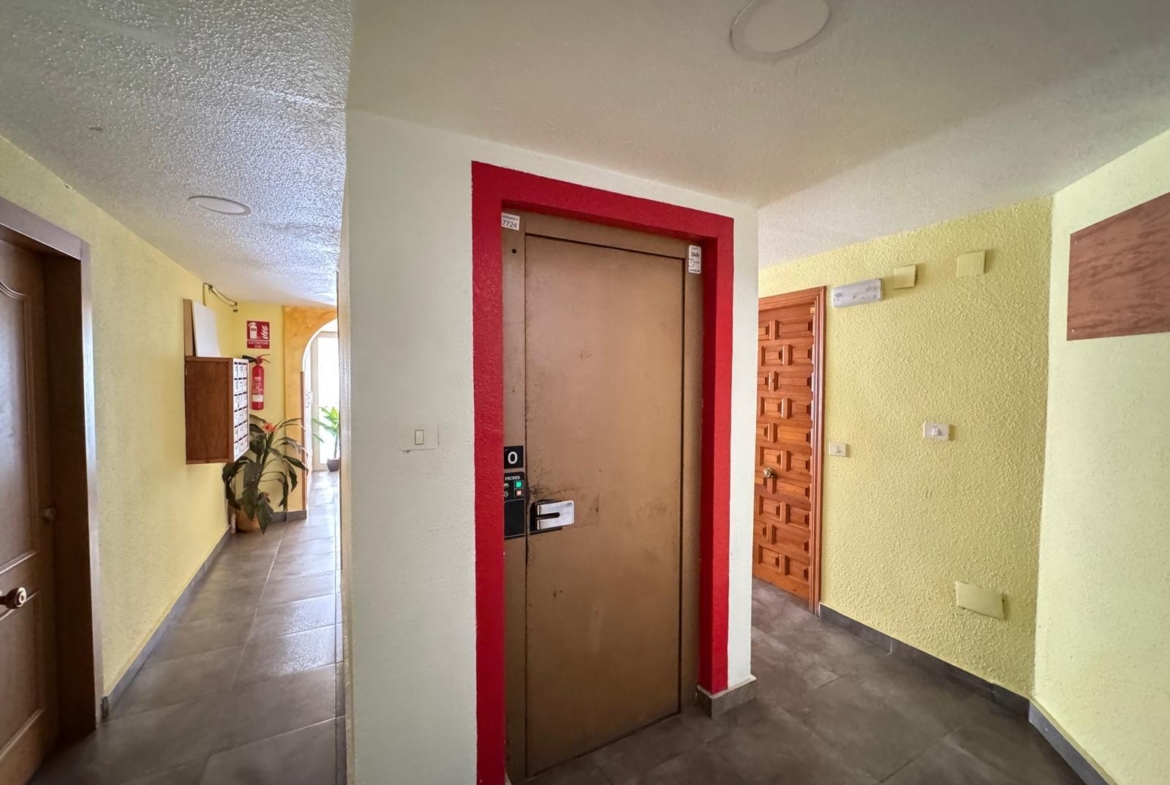 AMPLIO APARTAMENTO DE 99 M2 A 350 METROS DE PLAYA DEL CURA. 2 DORM. 1 BAÑO.
