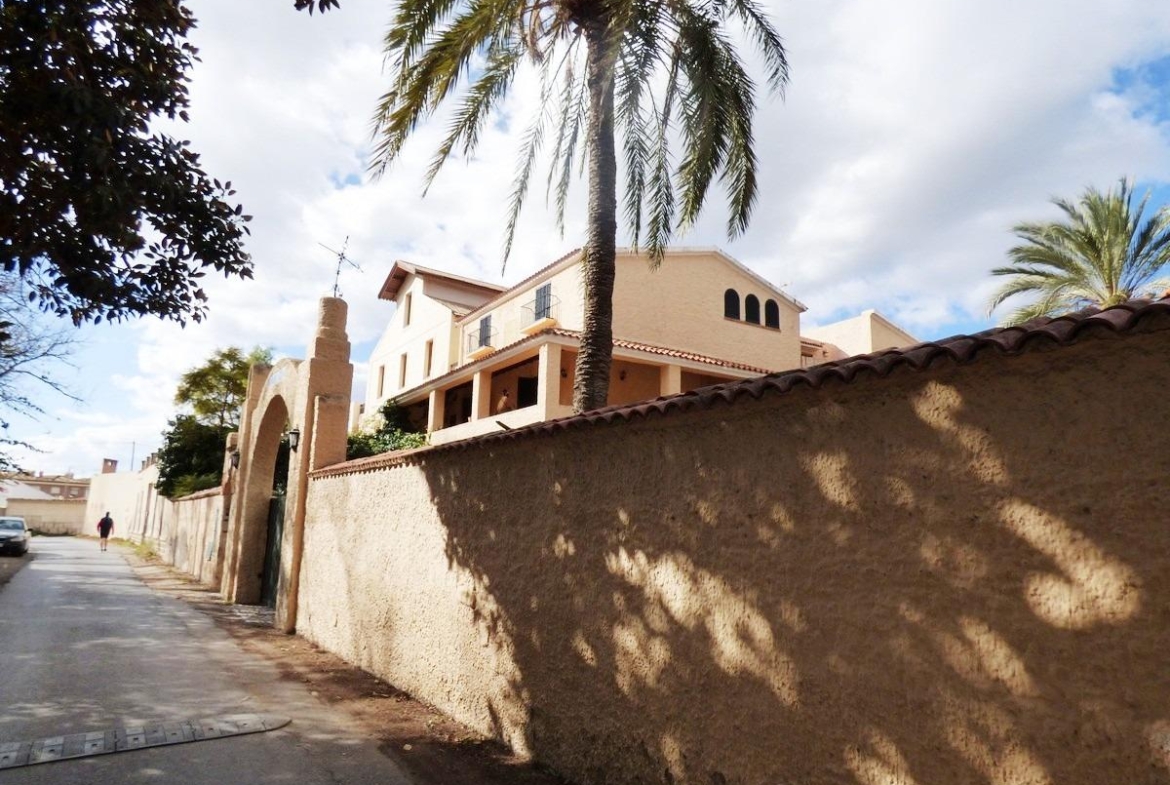 CASITA DE CAMPO DEL SIGLO XVIII REFORMADA